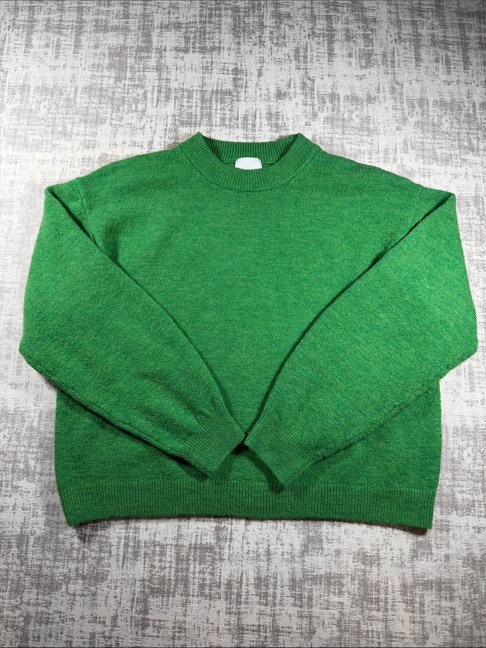 H&M Women’s Crewneck Sweater in Kelly Green Size M 20.5x21